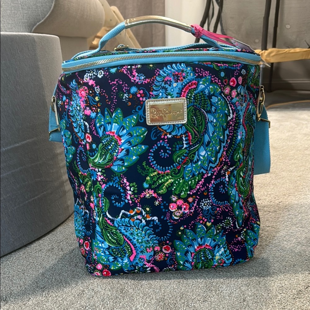 Lilly Pulitzer Wine Carrier in Take Me To The Sea